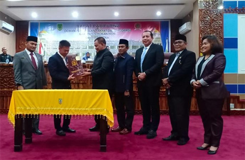 DPRD Sahkan Ranperda Pilpeng Menjadi Perda